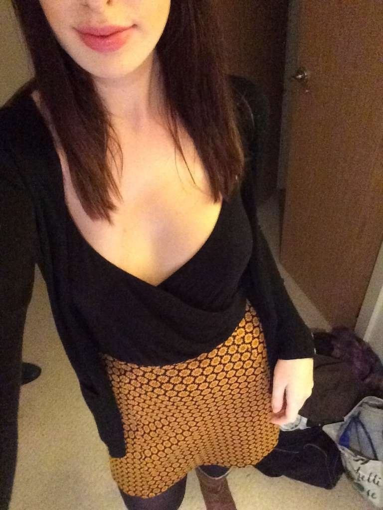 兄の彼女のヌード画像