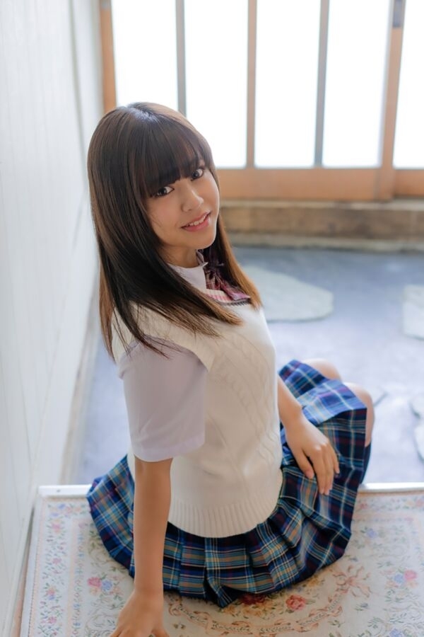 巨乳美少女JKのヌード画像