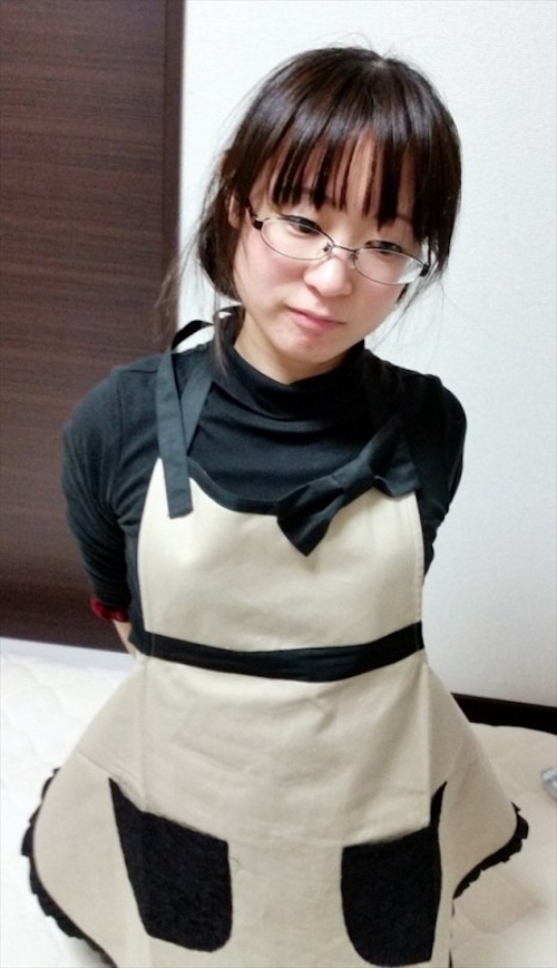 スレンダーな素人女性の日常撮影したプライベートヌード画像