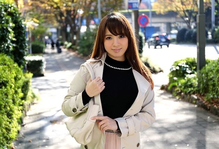 Ｉカップ爆乳の上品な美人妻のセックス
